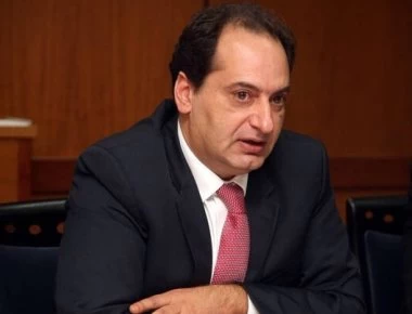 Κέρασμα με τσίπουρα ζήτησε ο Χ. Σπίρτζης από τον Κ. Μπακογιάννη! (βίντεο)